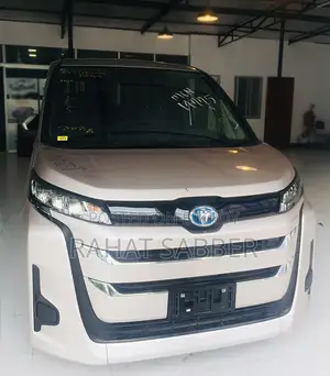 Toyota Noah 2022 Silver