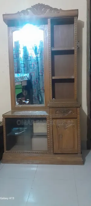 ড্রেসিং টেবিল বিক্রি করা হবে