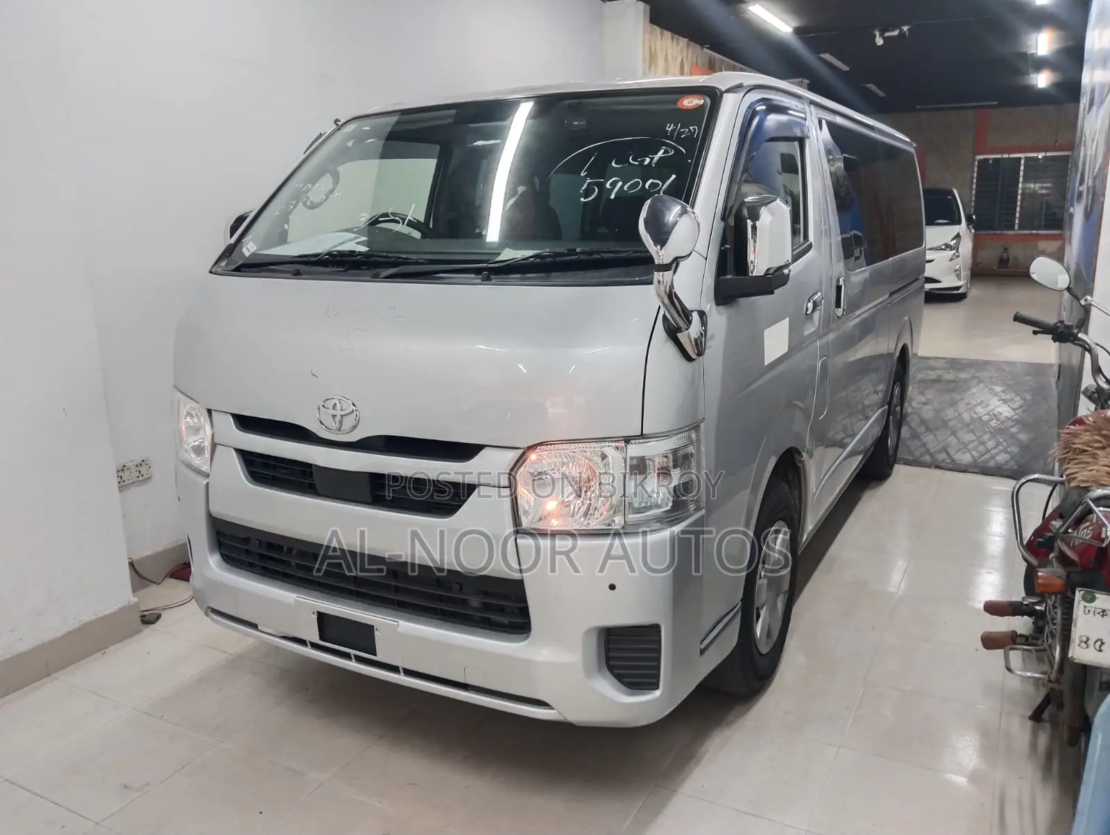 Toyota HiAce 2021 Silver