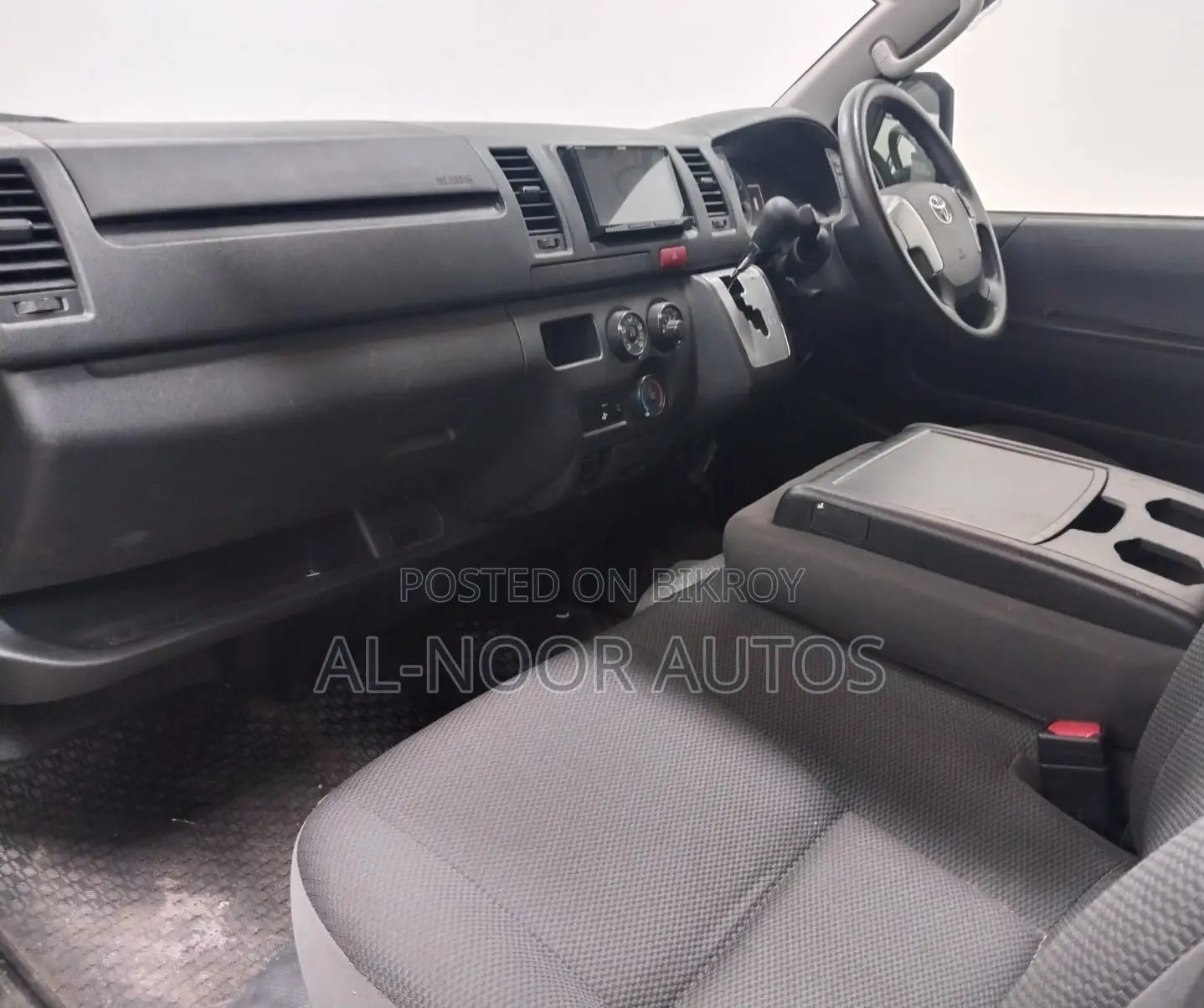 Toyota HiAce 2021 Silver