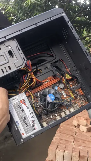 Desktop Computer Gigabyte 12GB Intel Core i5 SSD 128GB