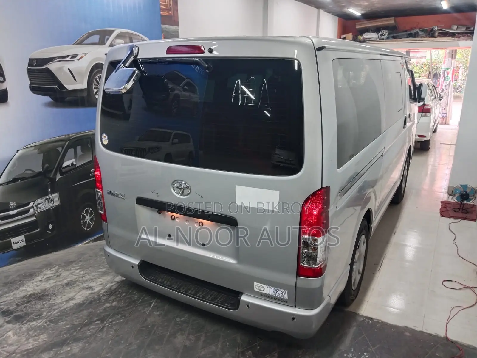 Toyota HiAce 2021 Silver