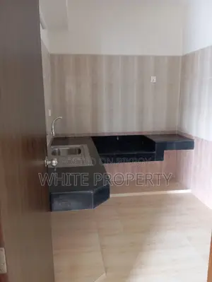 Farmgate, Indira Road: Almost New Apartment for Sale
