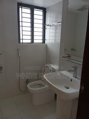 Farmgate, Indira Road: Almost New Apartment for Sale