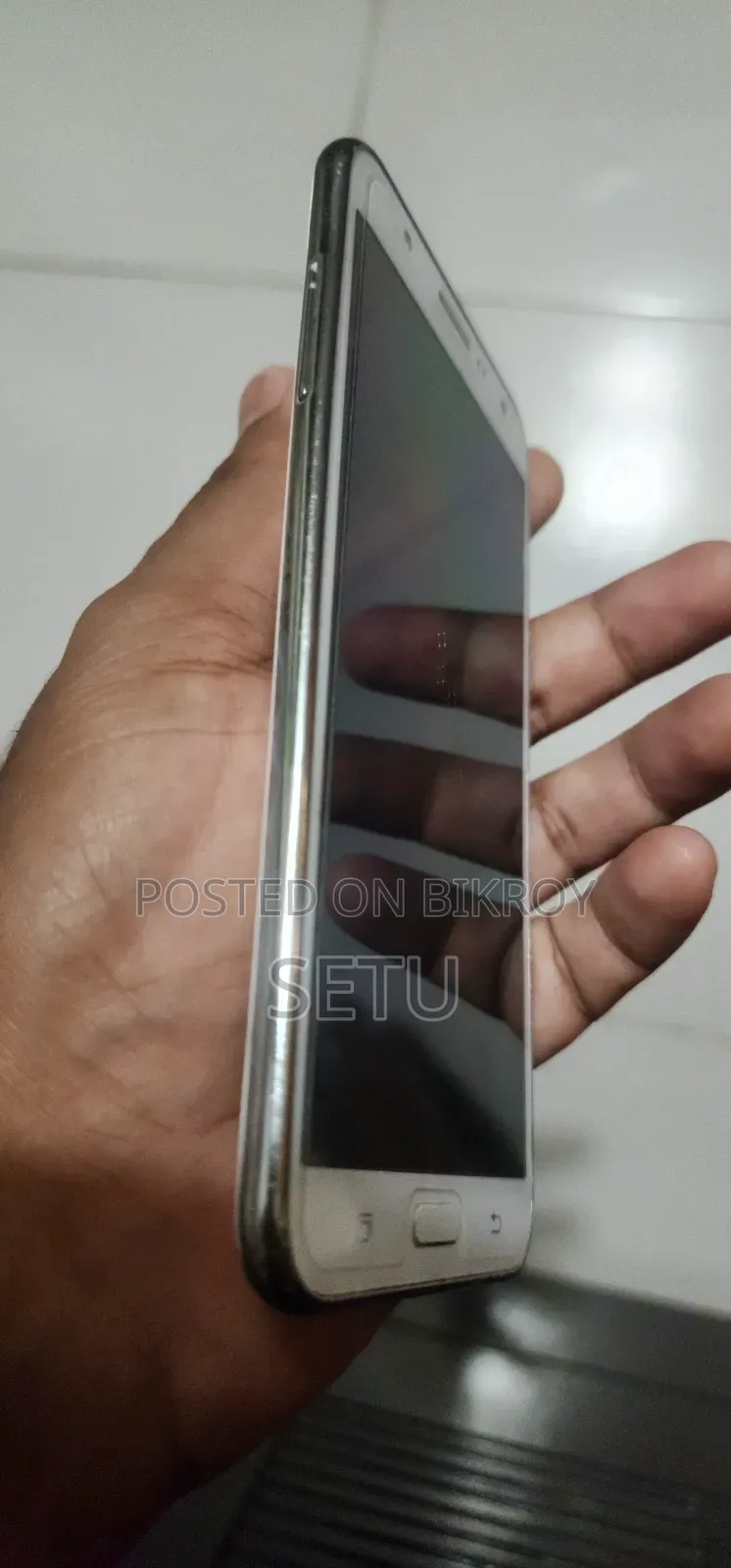 Samsung Galaxy J7 16 GB White