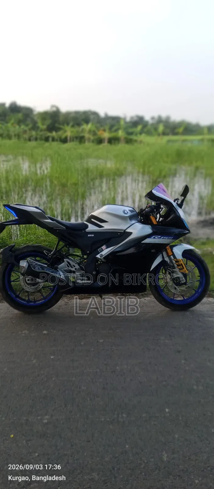 Yamaha R15M 2025 White