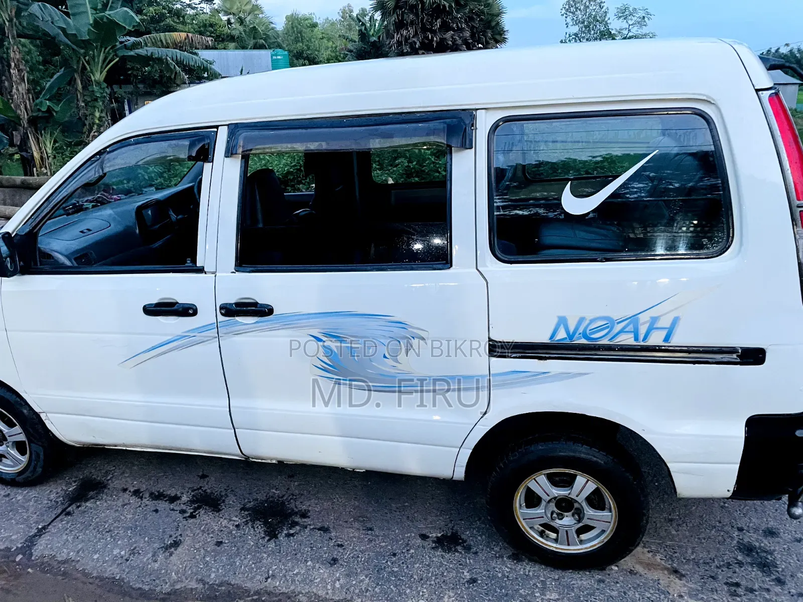 Toyota Noah 2005 White