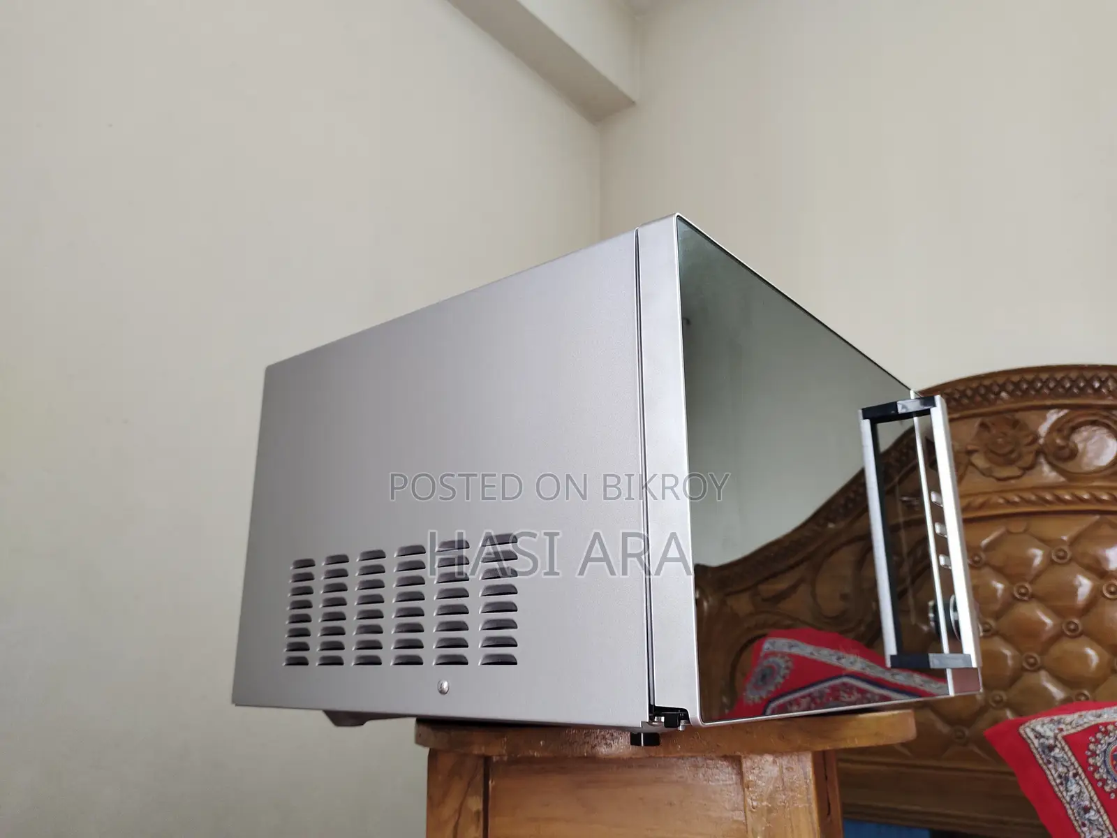 Beko 32L Microwave Oven — Like New