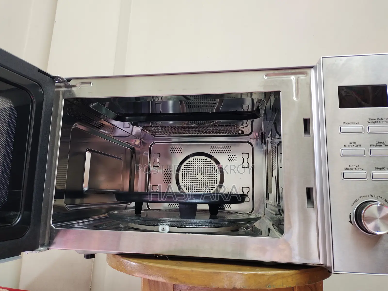 Beko 32L Microwave Oven — Like New