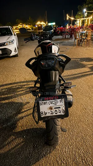 Hero Thriller 160R 2021 White