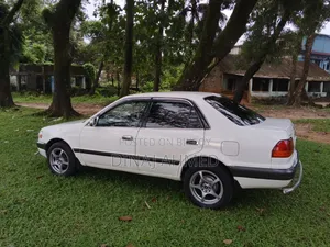 Toyota Corolla Automatic 1995 White