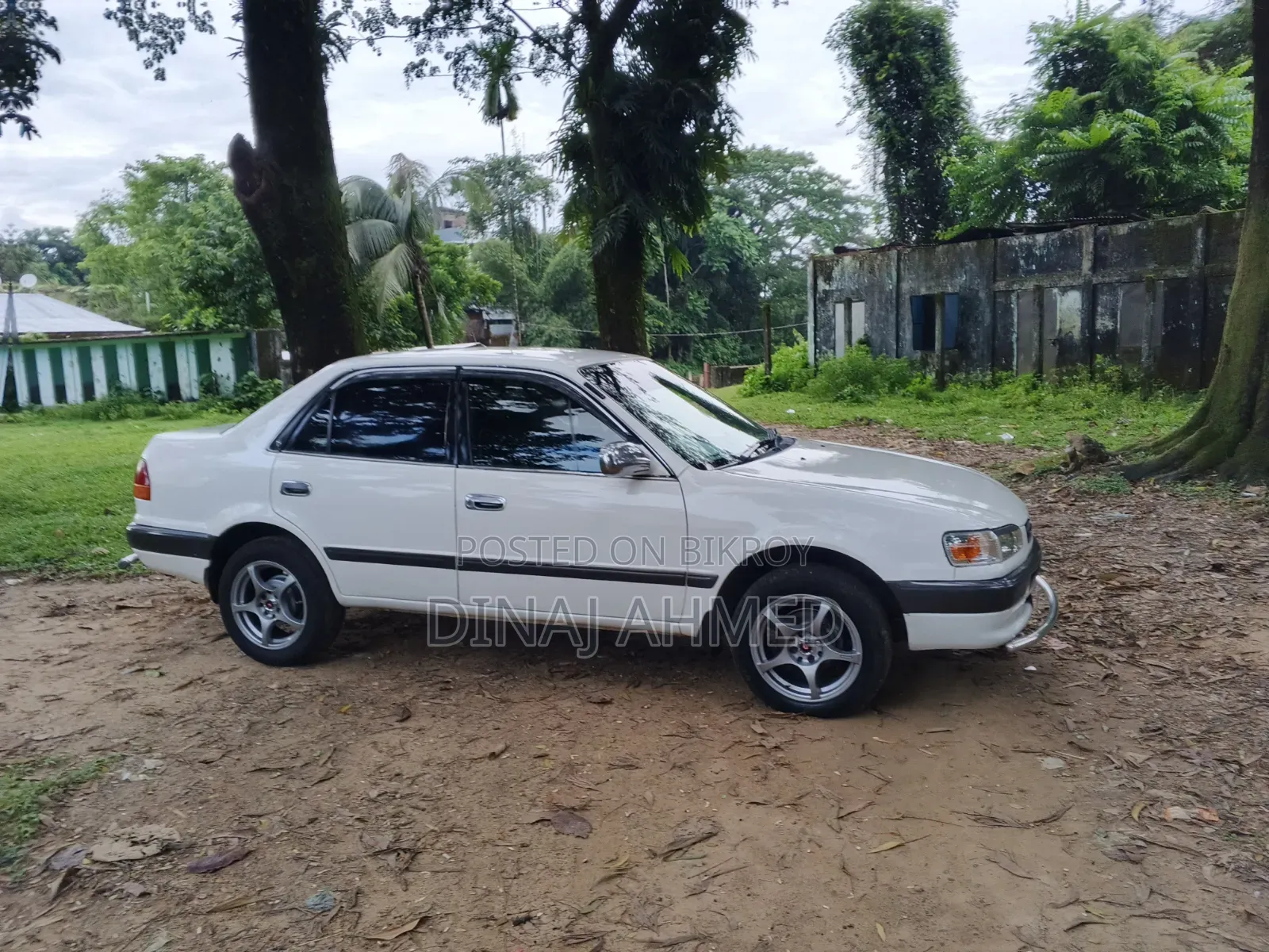 Toyota Corolla Automatic 1995 White