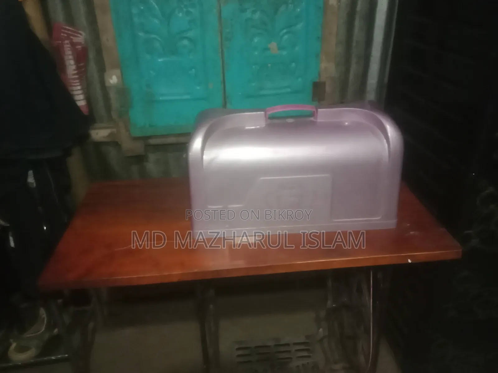 একদম ফ্রেশ সেলাই মেশিন টি বিক্রি করতে চাই