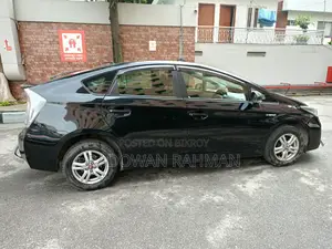 টয়োটা প্রিয়াস ২০১৩ ব্ল্যাক
