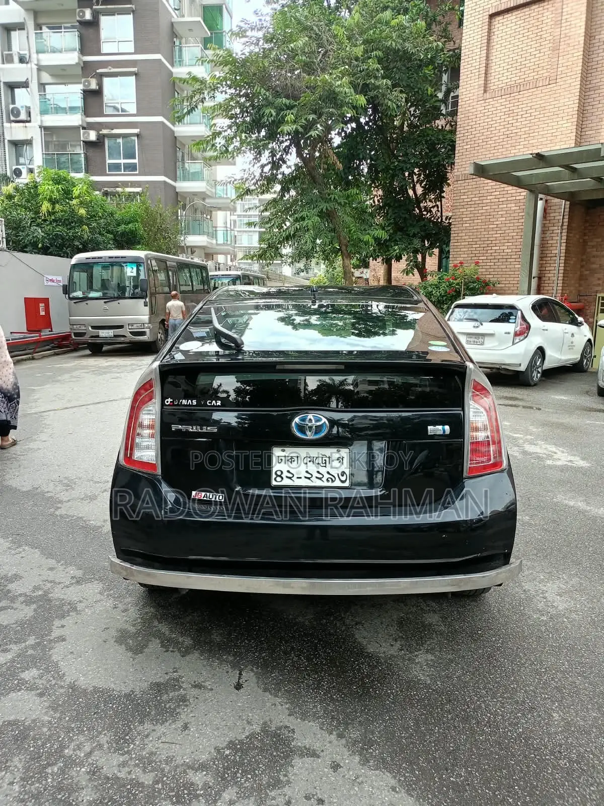 টয়োটা প্রিয়াস ২০১৩ ব্ল্যাক