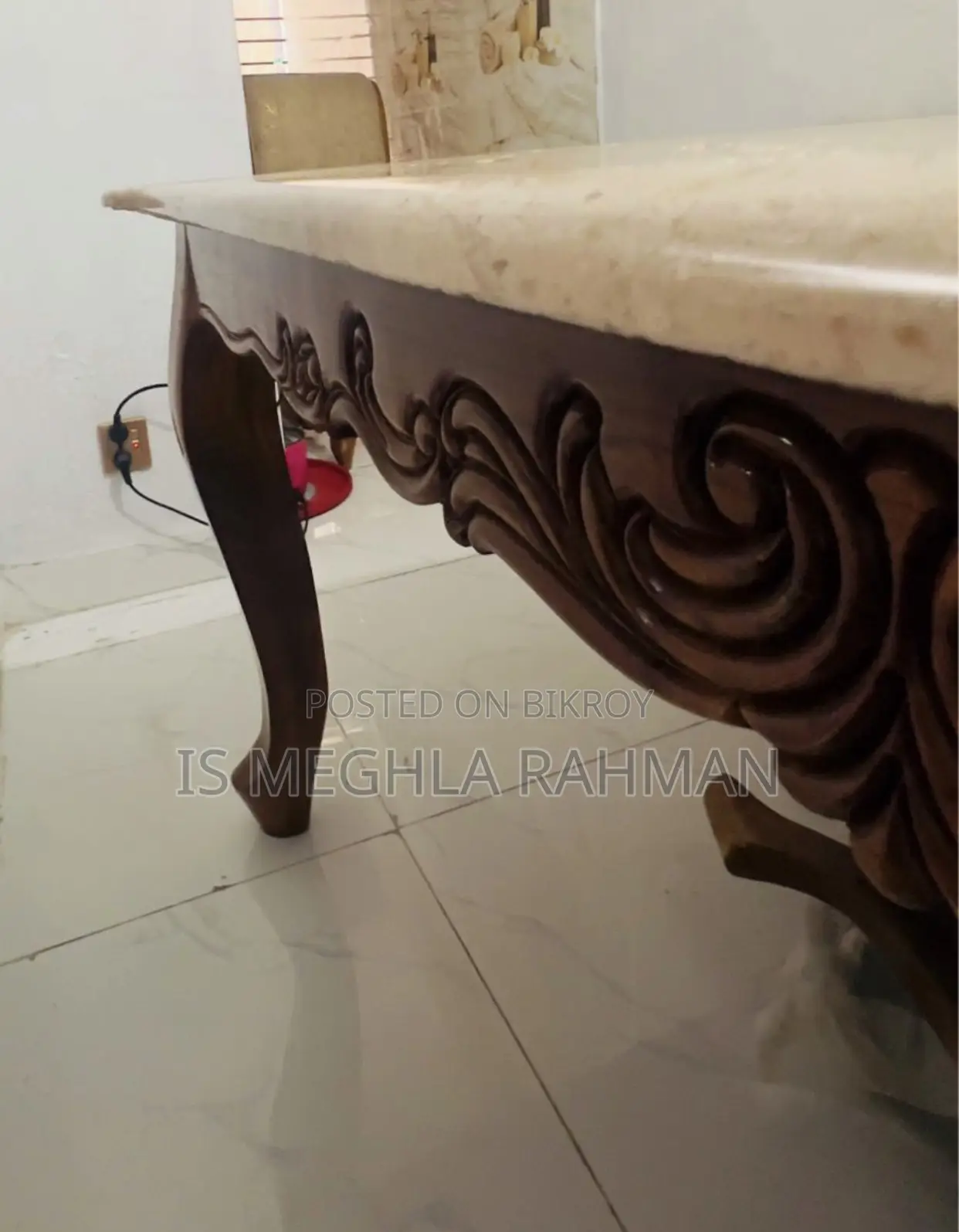 I will sell the dining table set