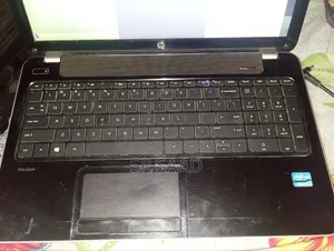 Laptop HP 14-ep0063 8GB Intel Core i5 SSD 16 GB