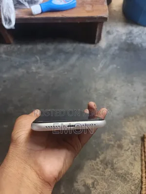 Apple iPhone 11 128 GB White