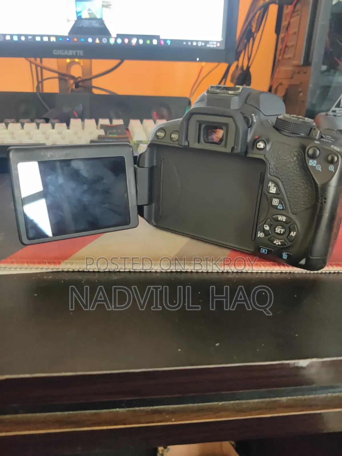 Canon 700D With Kit Lens and Prime Lens