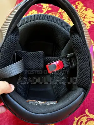 এডনিস হেলমেট