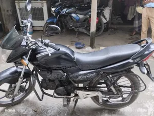 Runner Bullet 100 2018 Black