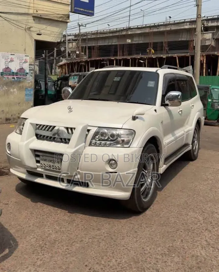 Mitsubishi Pajero Pininfarina 2004 White