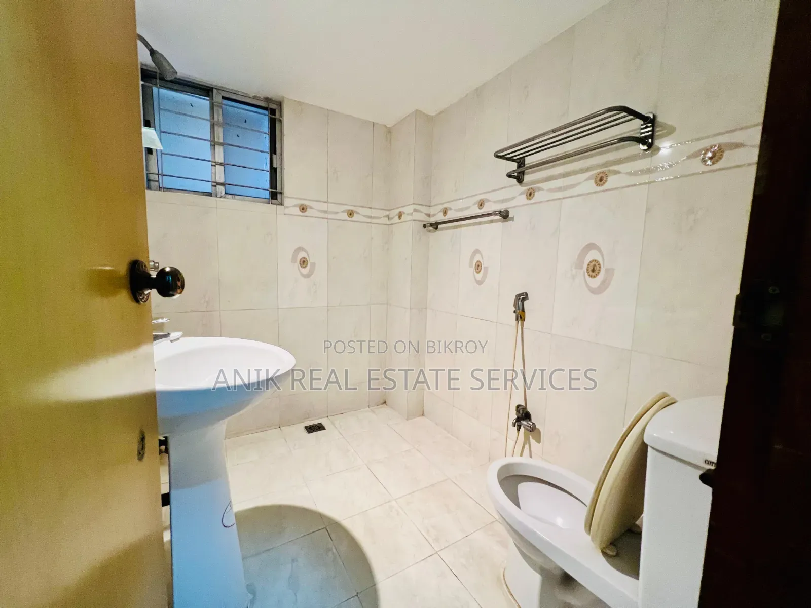 Furnished 3bdrm Apartment in Anik Real Estate, Gulshan for rent