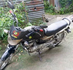 Yamaha 2006 Black