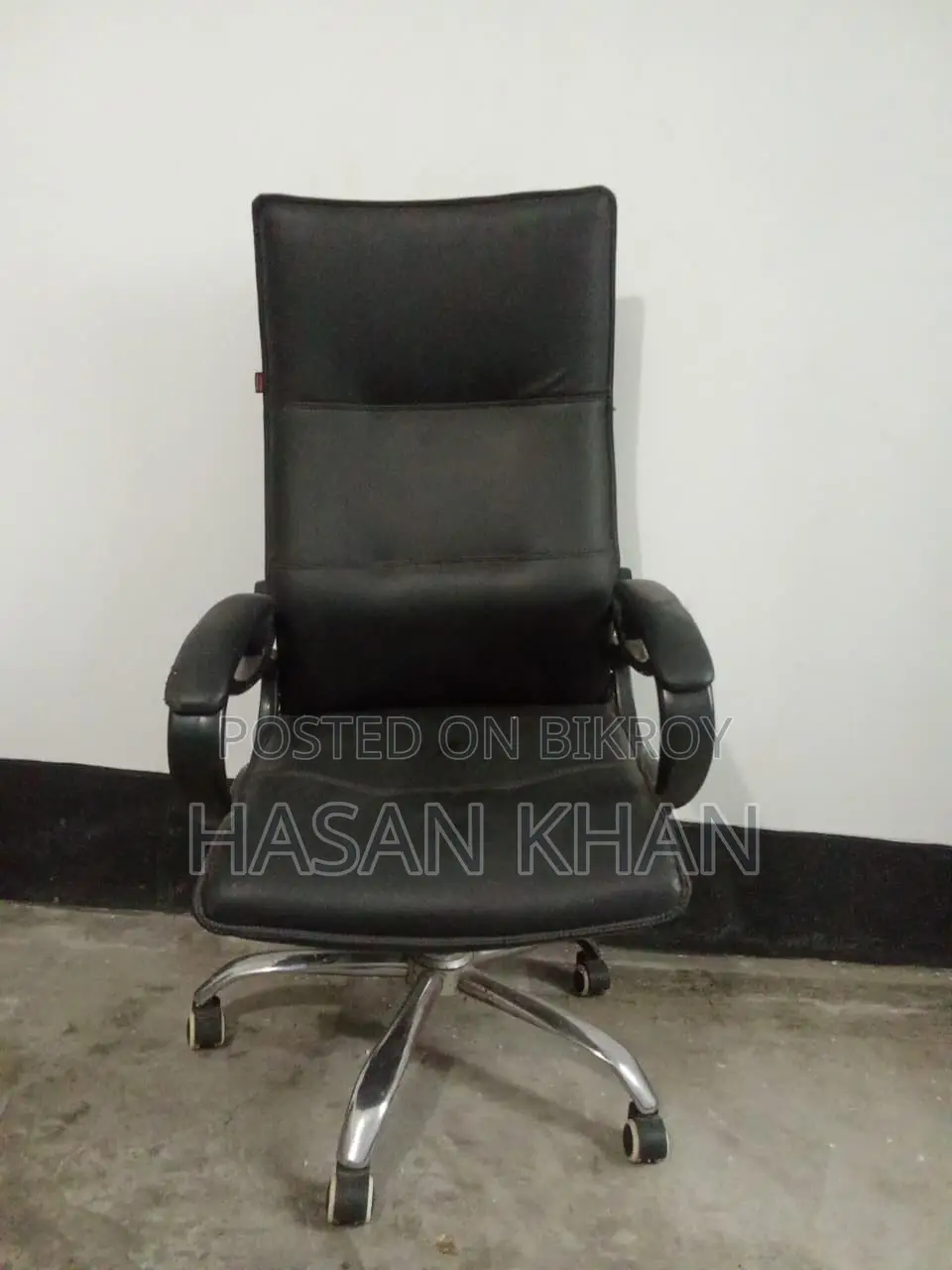 Urgent Sale_Boss Table Chair Set