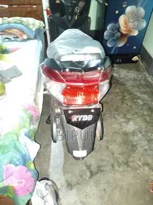 New BMW FOX 2025 Red