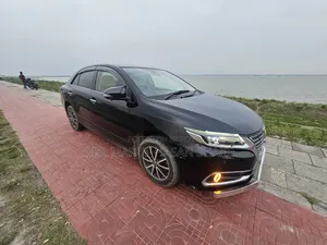 Toyota Premio 2017 Black
