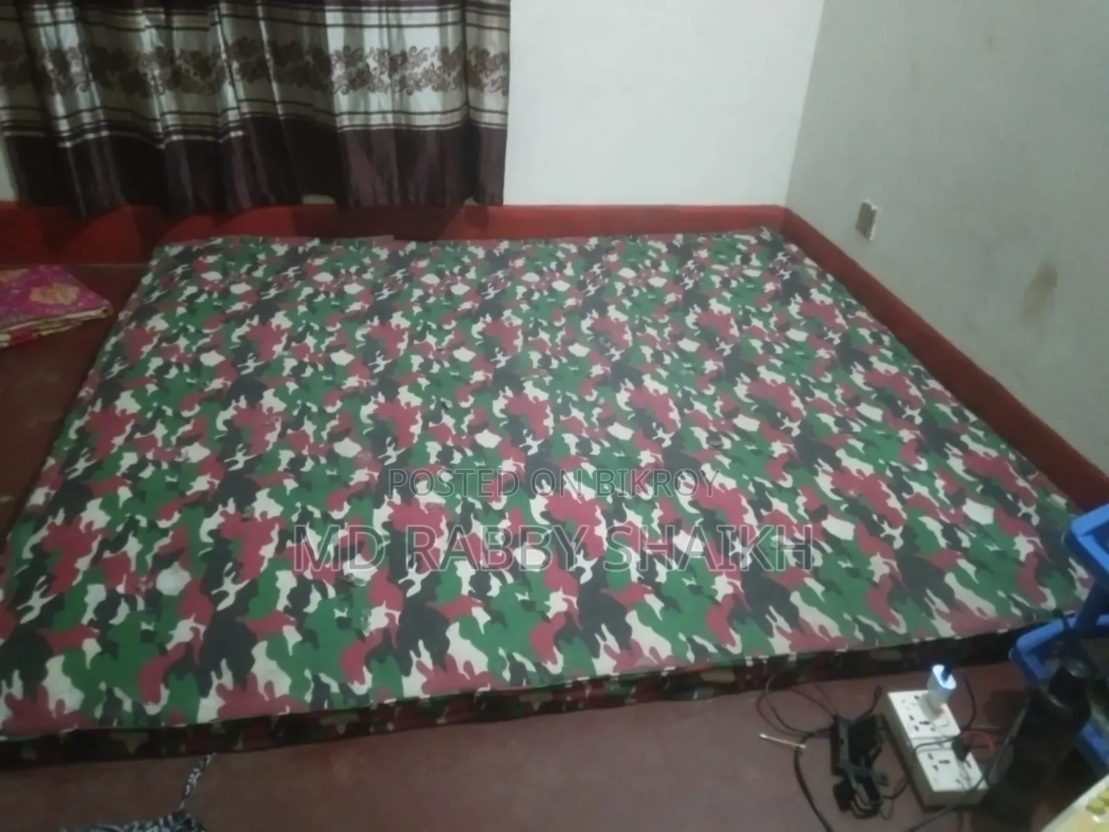 জাজিম ও আলমারি বিক্রয় হয়ে