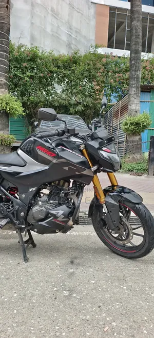 New Hero Thriller 160R 4V 2024 Black
