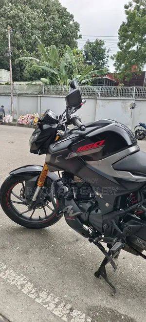 New Hero Thriller 160R 4V 2024 Black