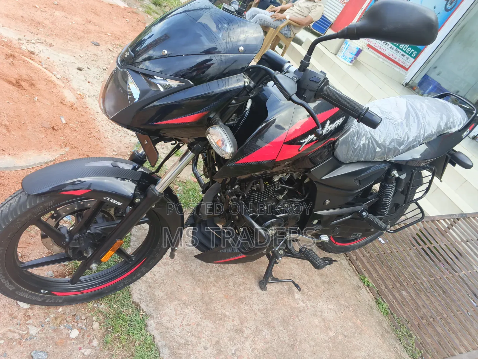 New Bajaj Pulsar 150 2023 Black