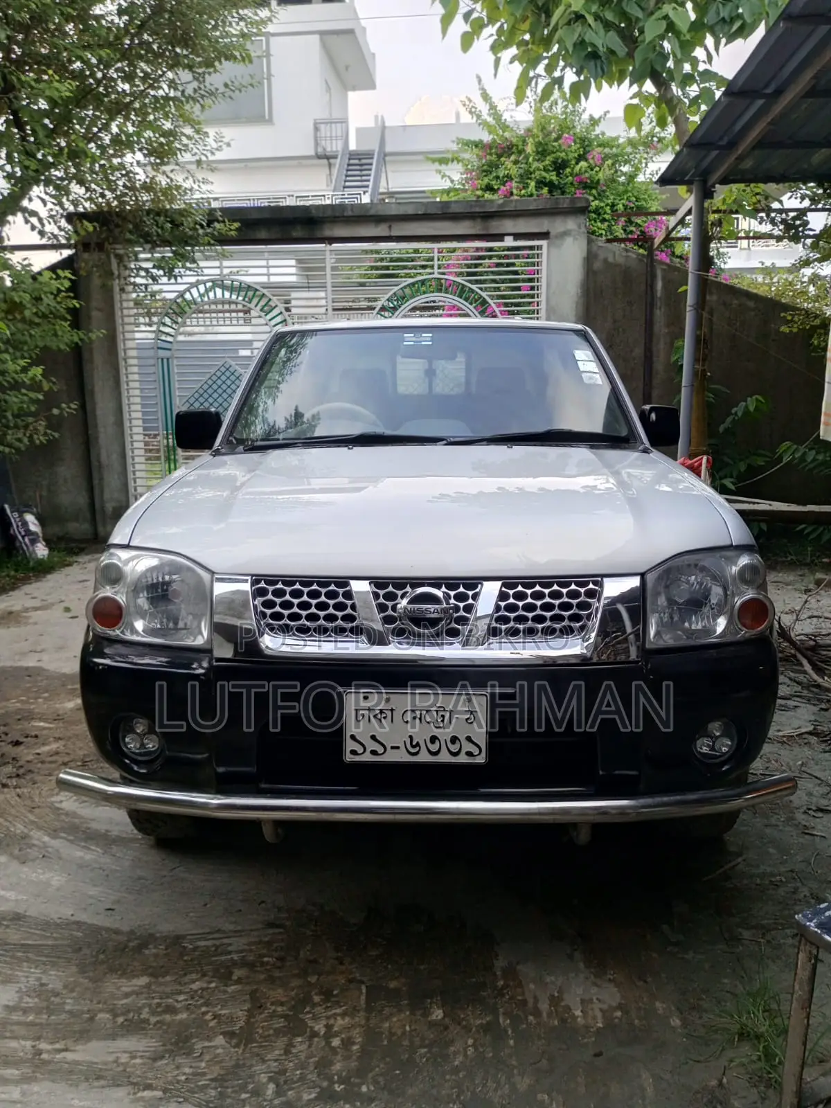 Nissan DoubleCab 2005 Silver