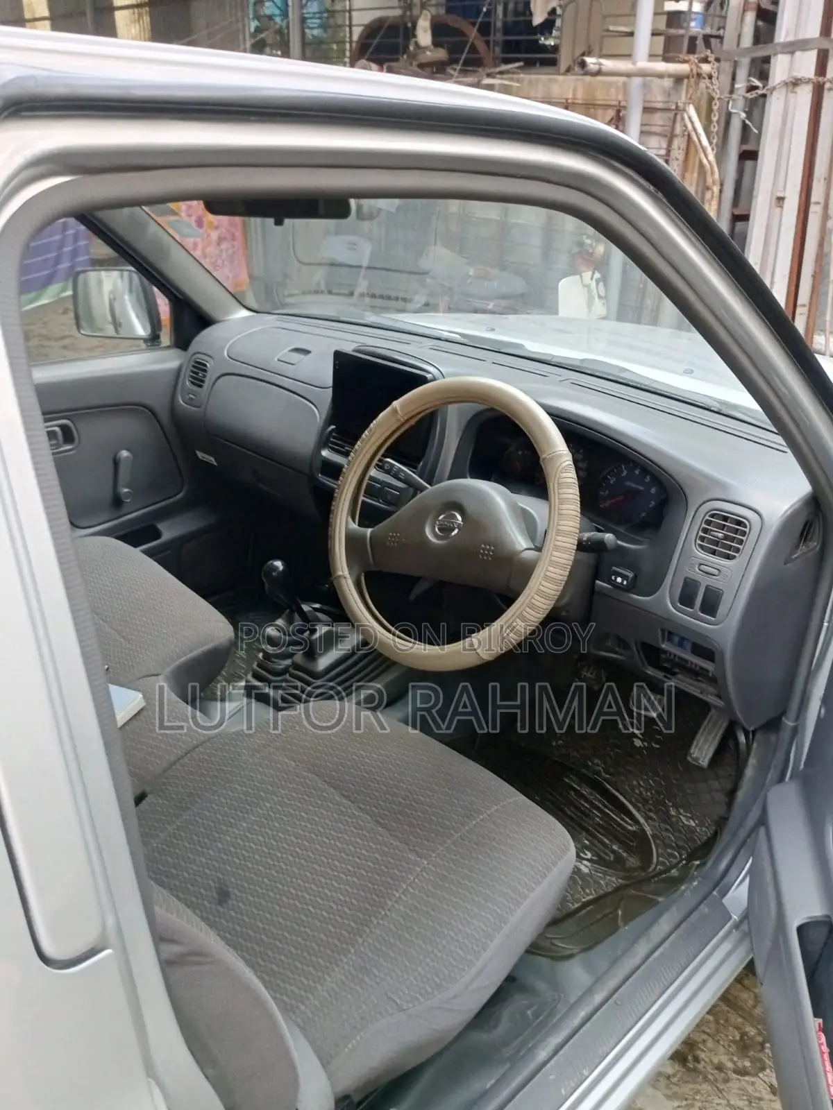 Nissan DoubleCab 2005 Silver