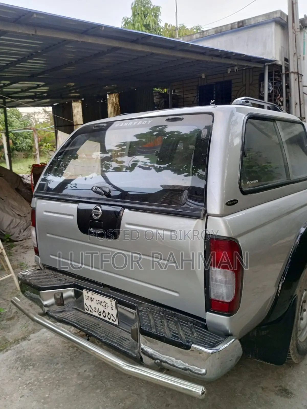 Nissan DoubleCab 2005 Silver