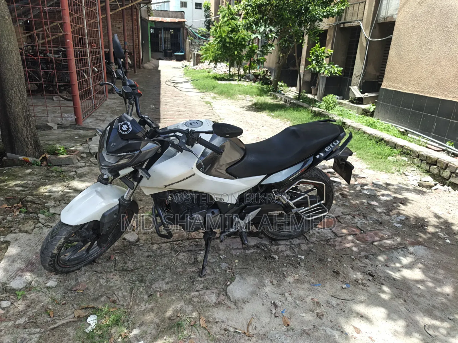 Hero Thriller 160R 2022 White