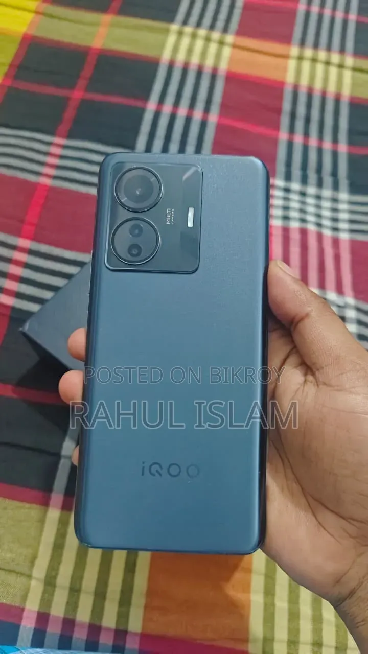 iQOO 128 GB