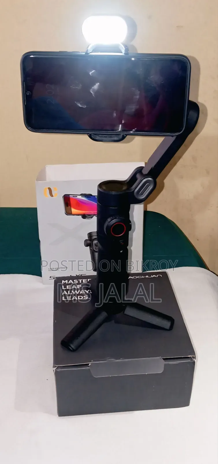 AOCHUAN Smart XE 3-Axis Smartphone Stabilizer
