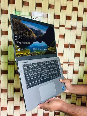 Laptop Dell Latitude 5320 16GB Intel Core i5 SSD 256GB