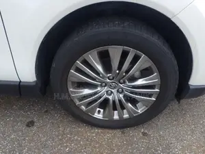 Toyota Harrier 2.5 Hybrid 2021 Pearl