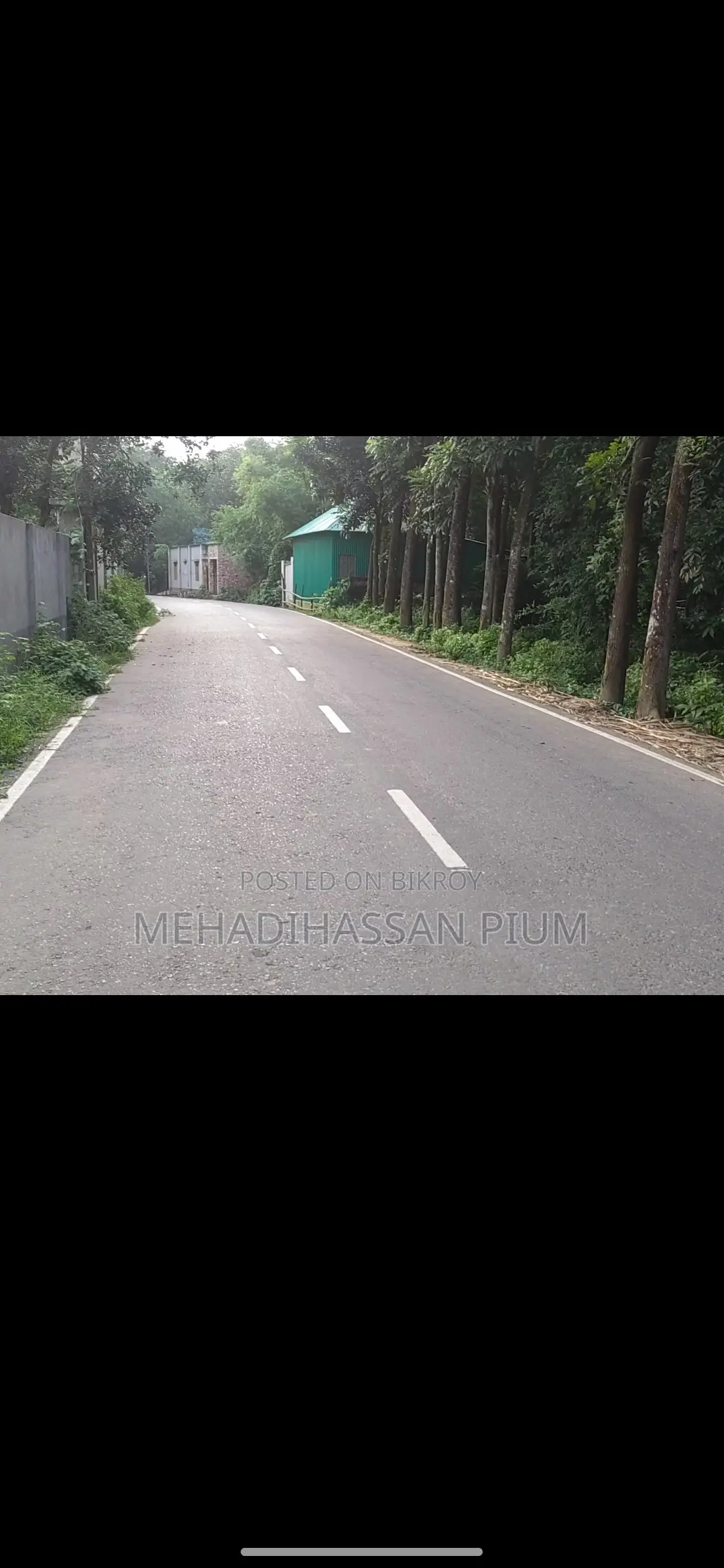 ৩ শতাংশ ৫০ পয়েন্ট জমি সেমি পাকা বাড়ি ৩ রুম ৩টা বাথরুম।