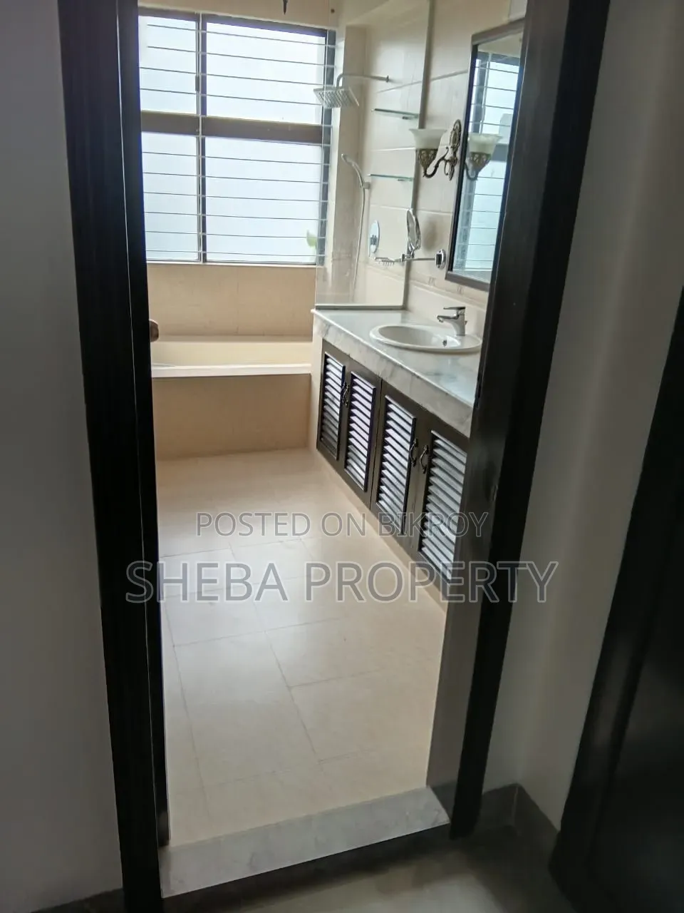 Furnished 5bdrm Apartment in Gulshan for rent