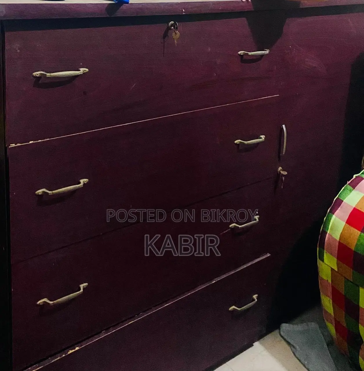 Wardrobe/ Almira/ Cabinet