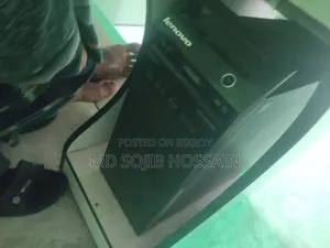 Desktop Computer Lenovo 4GB Intel Core i3 SSD 256GB
