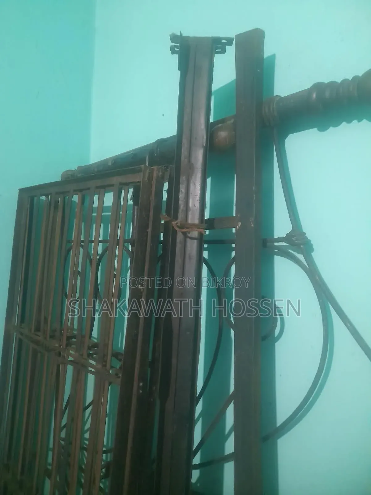 রড আয়রনের খাট