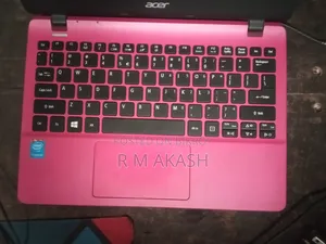 Laptop Acer AcerNote 350 4GB Intel Core 2 Quad SSD 128GB