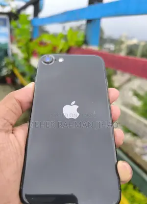 Apple iPhone SE (2020) 64 GB Black